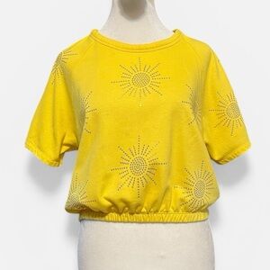 Ruby & Lace Cropped Sunburst Short Sleeve Sweatshirt in Yellow Size Small